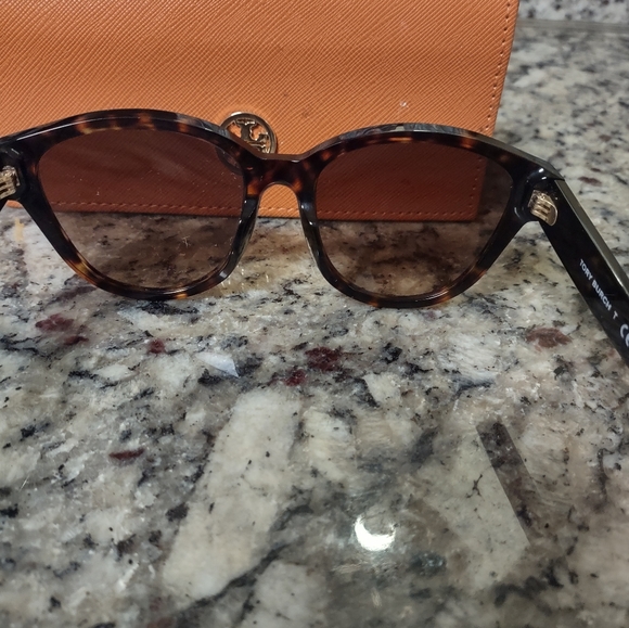 Tory Burch Acetate Tortoise Shell Cateye Sunglasses NWT - Picture 3 of 7